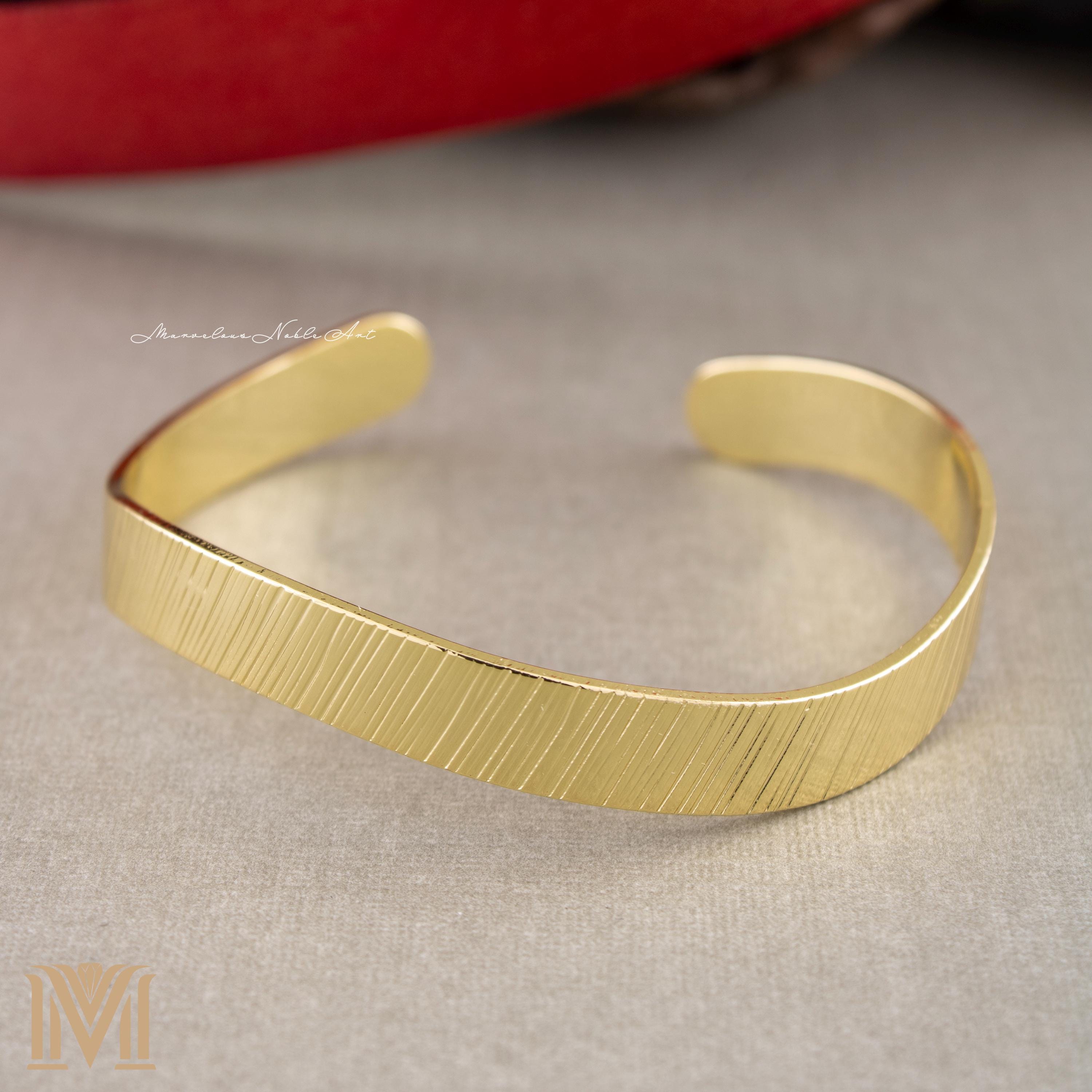 Adjustable gold bracelet for women