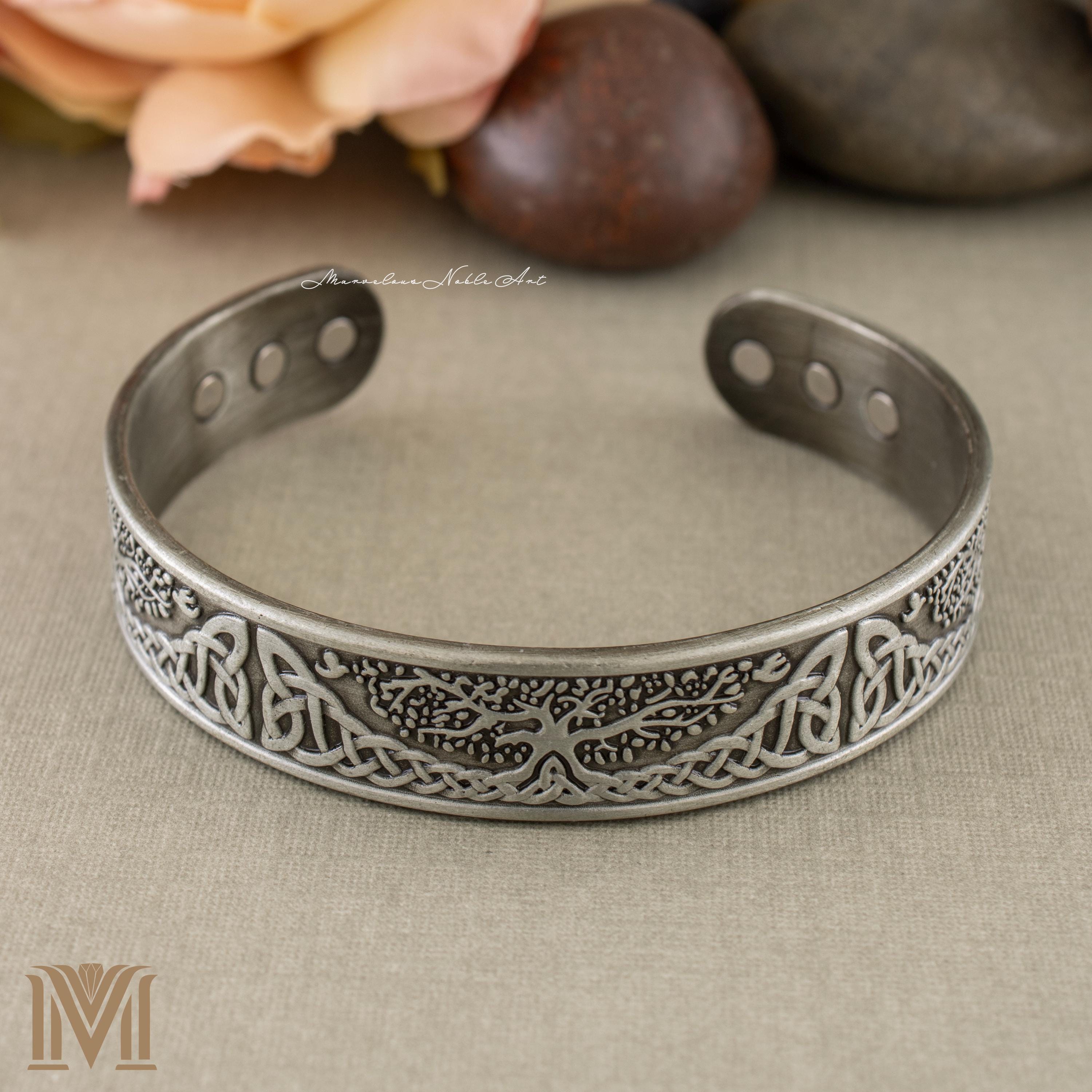 Celtic knot cuff side angle