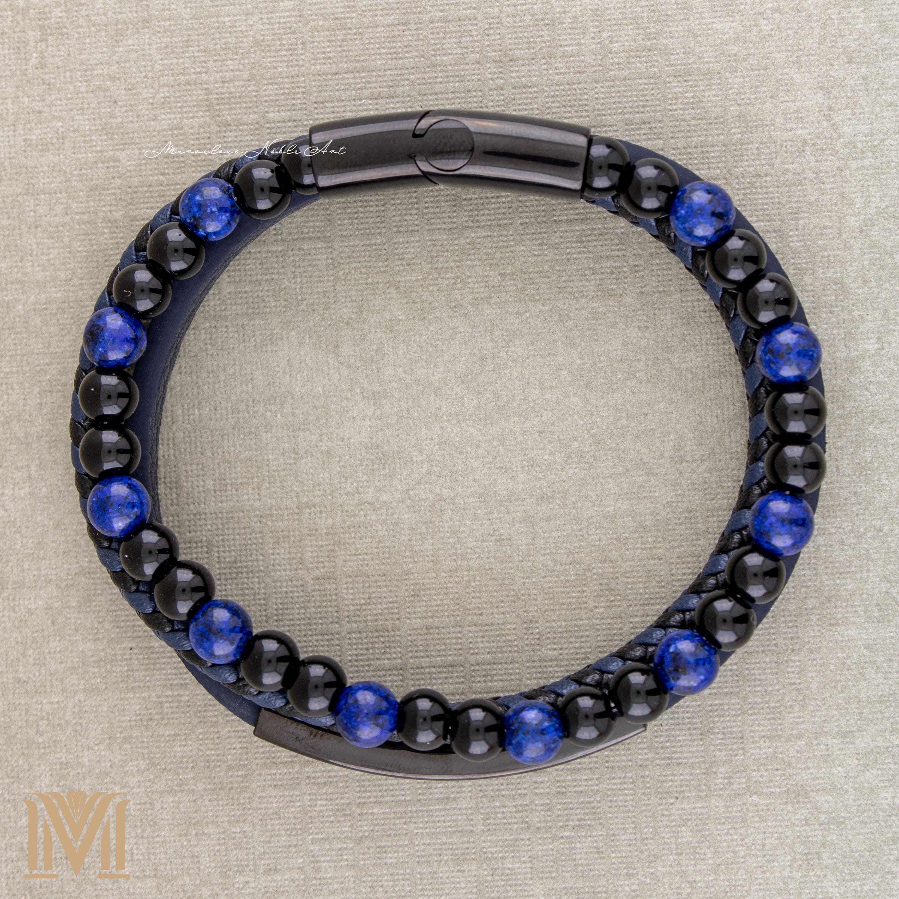 Magnetic clasp detail