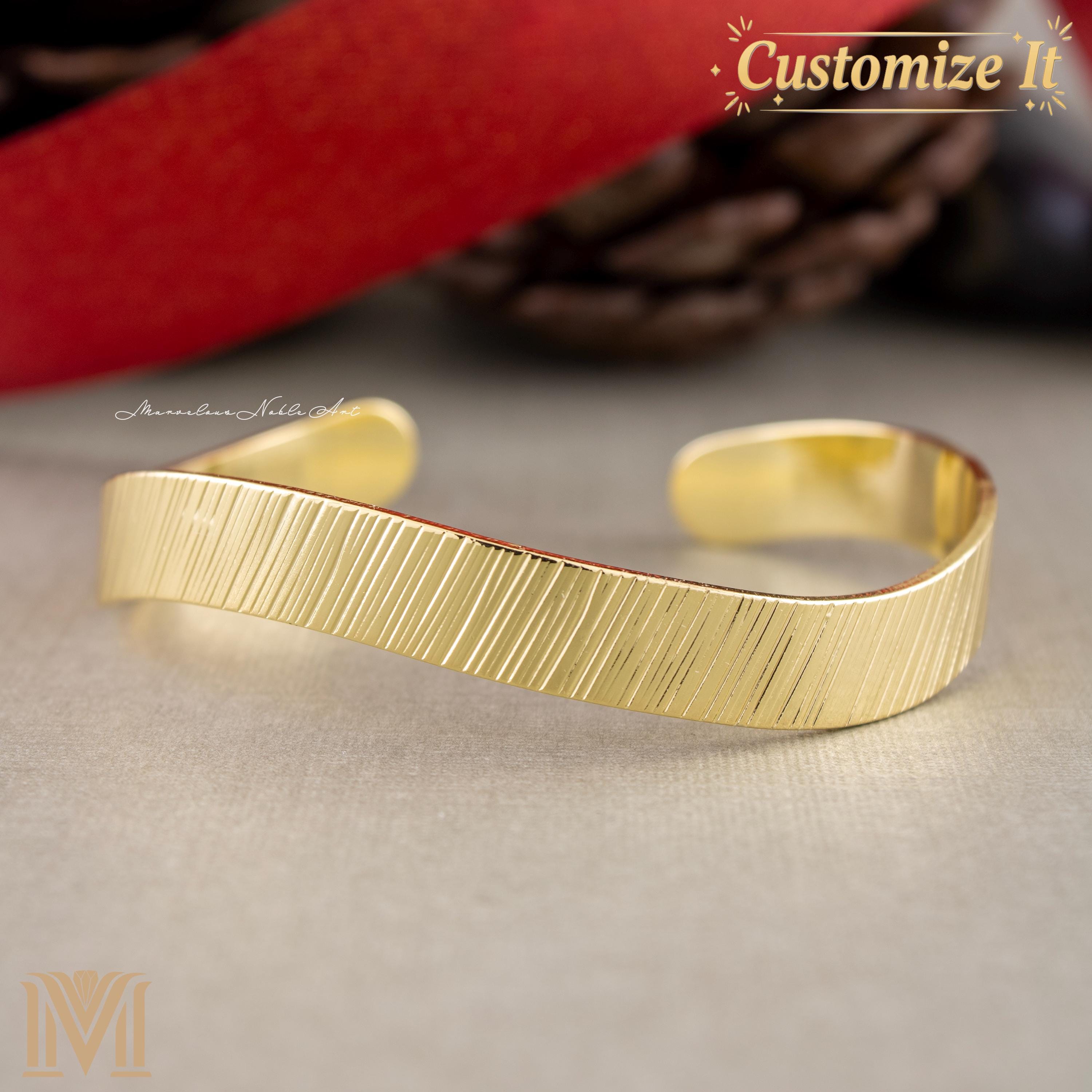 Personalized adjustable gold bracelet with engraved text
