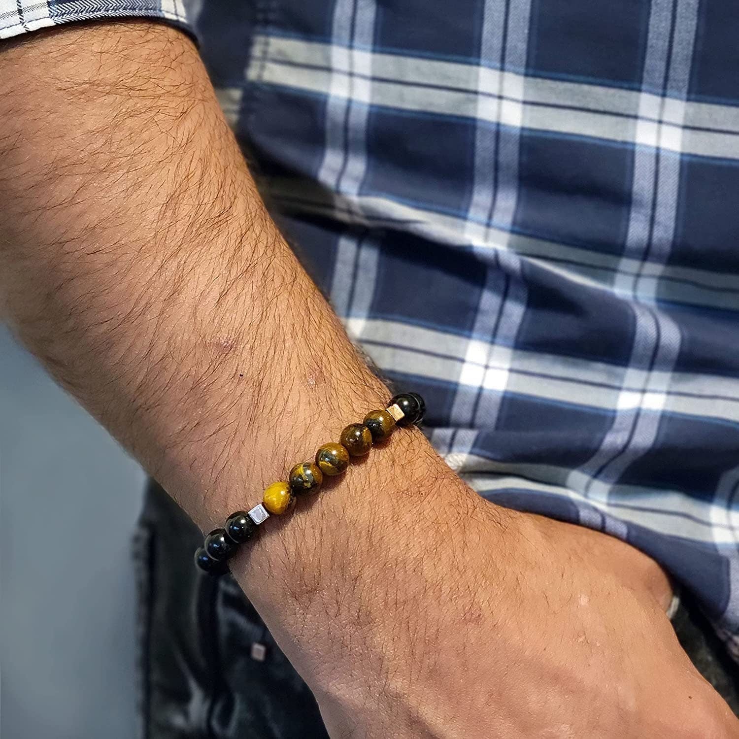 Unisex 8mm Tiger Eye and Onyx Bracelet - Empowering Men and Women with Resilience and Style